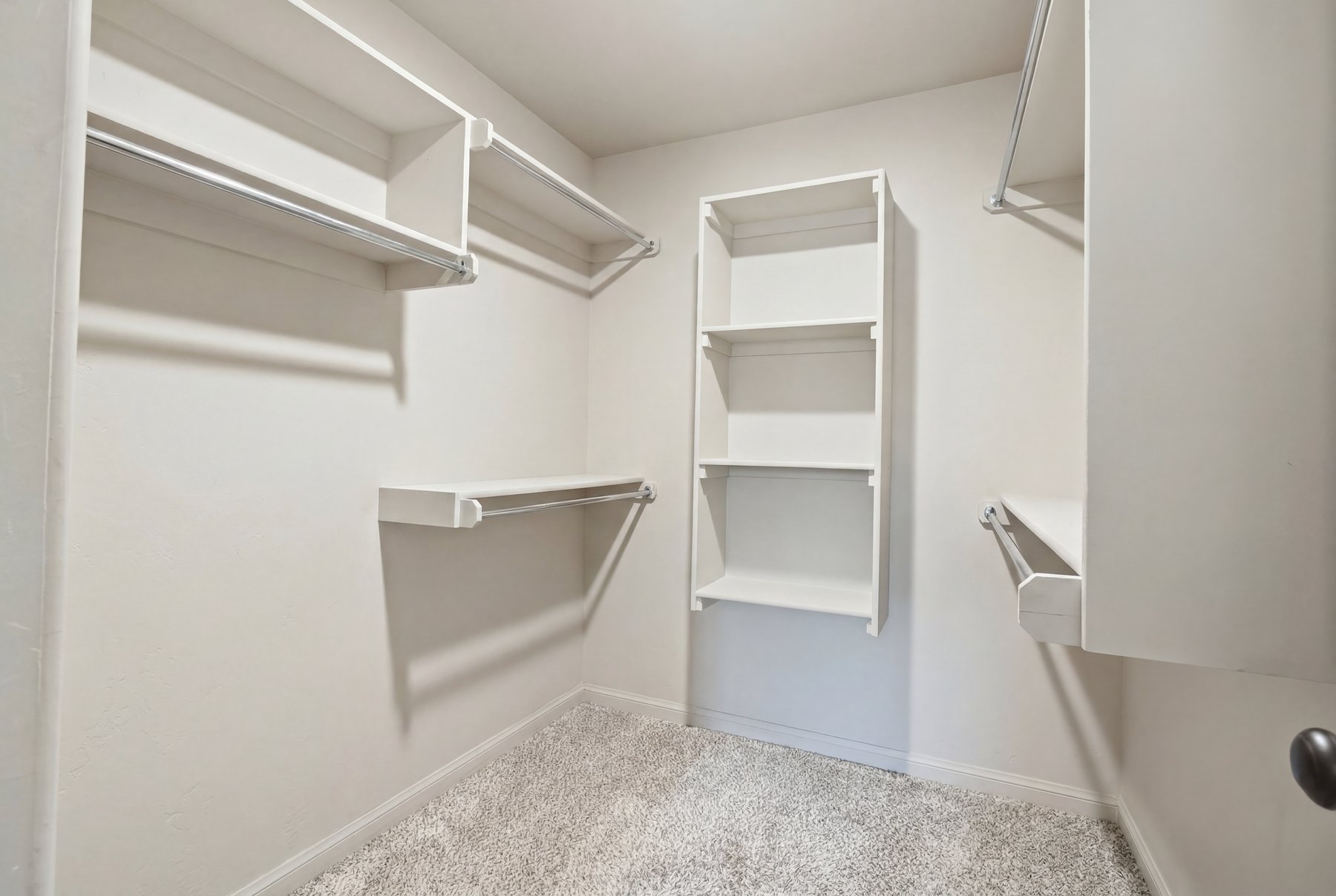 Room after virtual decluttering